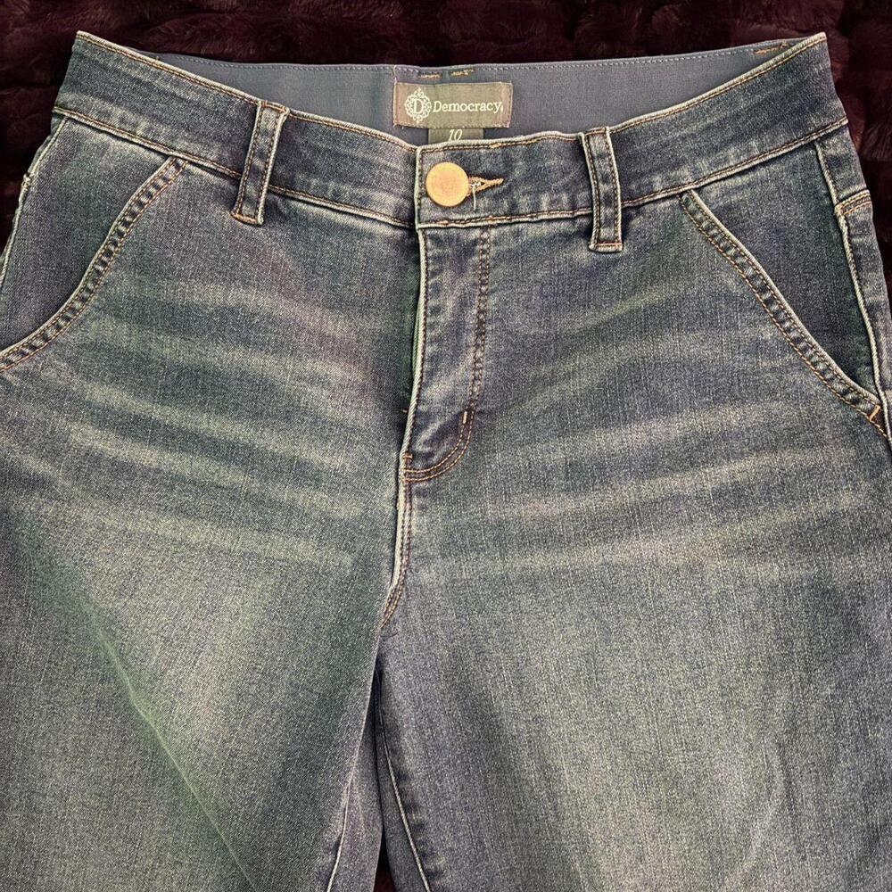 Democracy - Women’s "Ab"solution Capri Jeans - Size 10